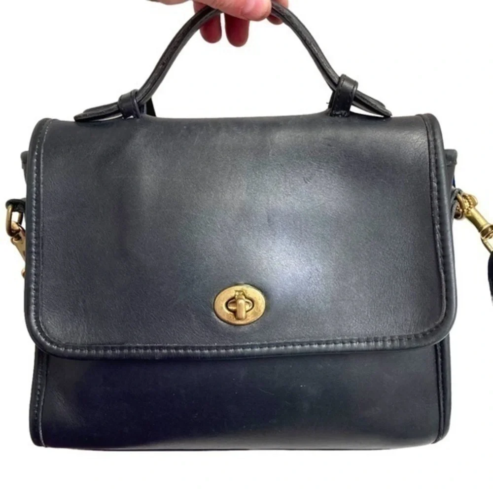 Coach 9870 vintage black or navy blue leather 1997 court bag